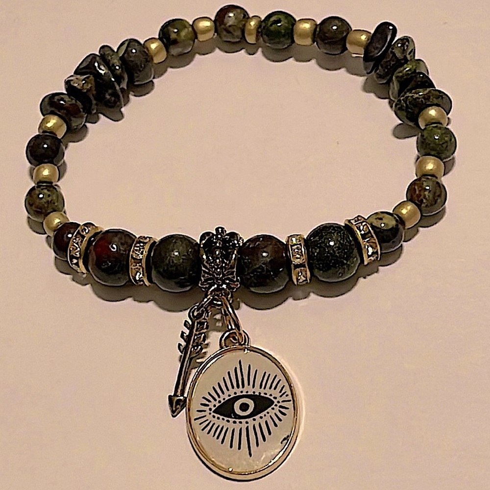 Dragons Blood, Protective Eye Amulet & Arrow of Guidance Charm ❤️💚🤍